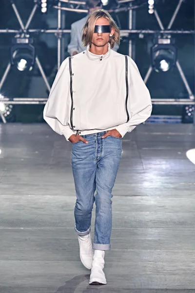 Look 22